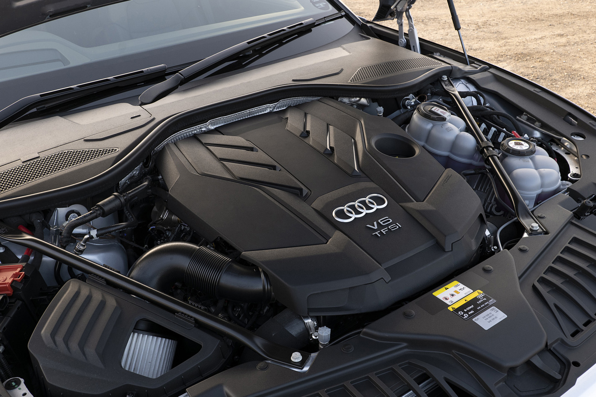 Download 2022 Audi A8 L 60 TFSI e - UK version - Engine HD Wallpaper 1920x1279 #37