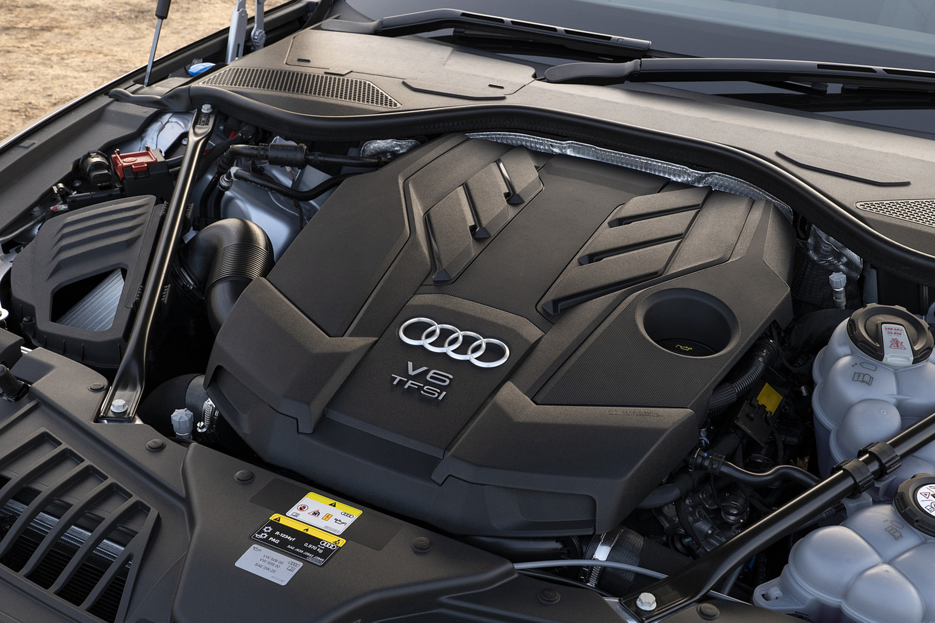 Download 2022 Audi A8 L 60 TFSI e - UK version - Engine HD Wallpaper 1920x1279 #38