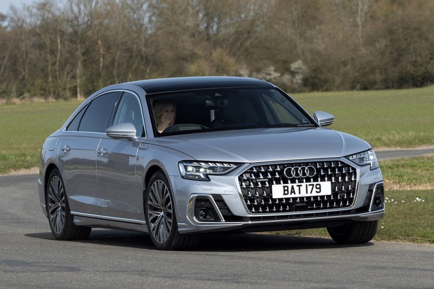 2022 Audi A8 L 60 TFSI e - UK version - Front Three-Quarter Wallpaper 850x567 #3