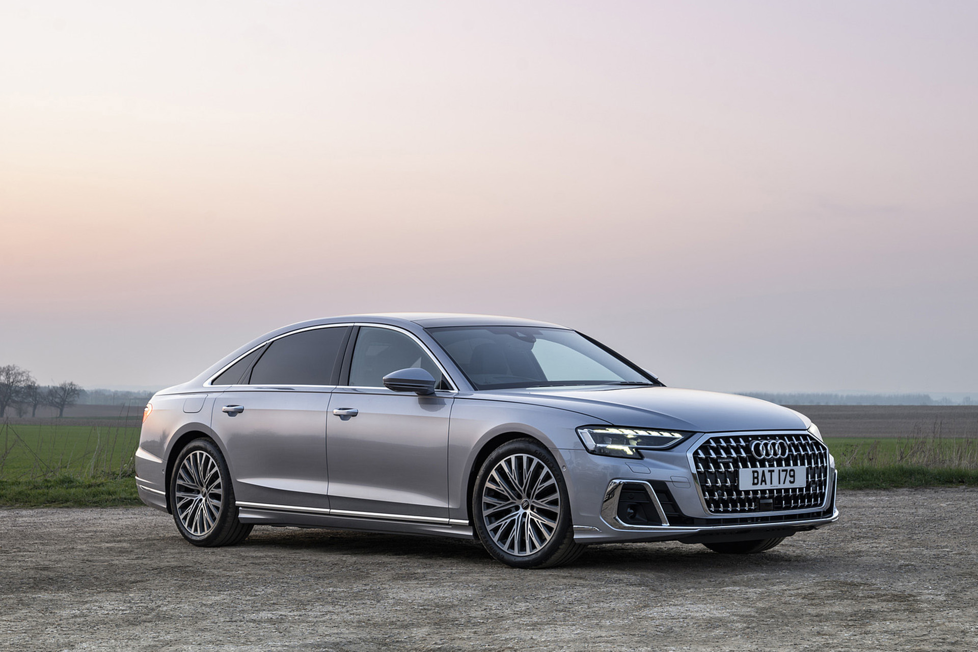 Download 2022 Audi A8 L 60 TFSI e - UK version - Front Three-Quarter HD Wallpaper 1920x1280 #19