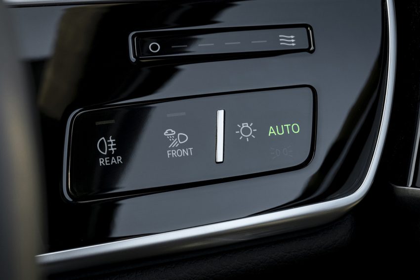 2022 Audi A8 L 60 TFSI e - UK version - Interior, Detail Wallpaper 850x566 #59