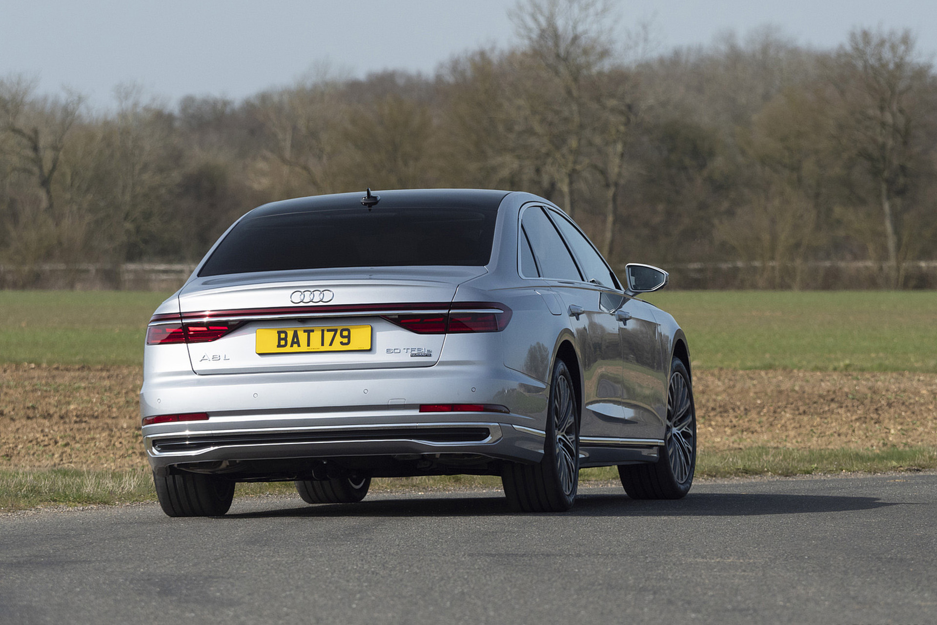 Download 2022 Audi A8 L 60 TFSI e - UK version - Rear HD Wallpaper 1920x1280 #10