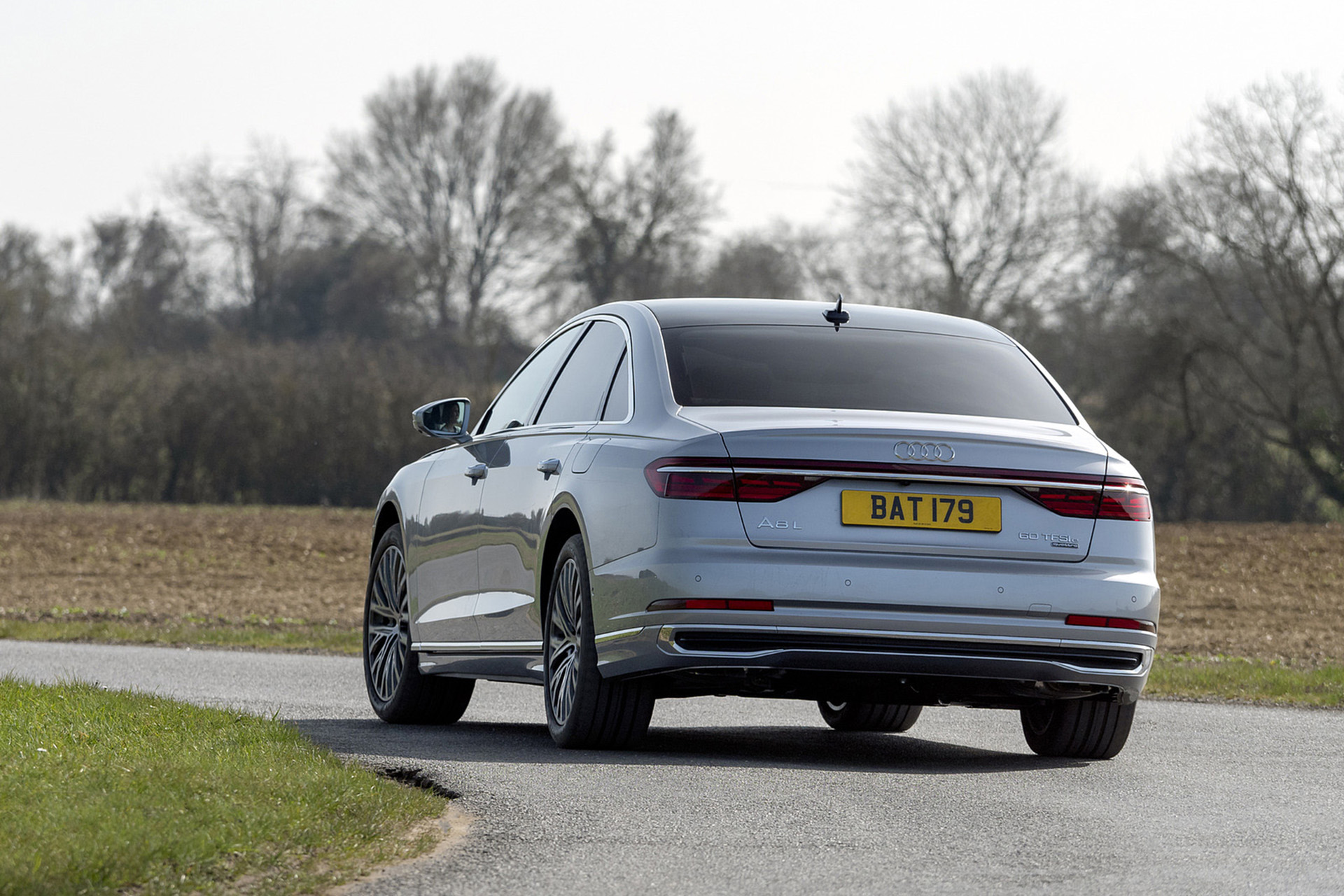 Download 2022 Audi A8 L 60 TFSI e - UK version - Rear HD Wallpaper 1920x1280 #12