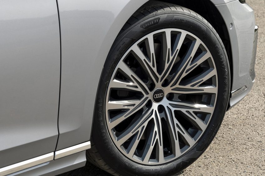 2022 Audi A8 L 60 TFSI e - UK version - Wheel Wallpaper 850x566 #24