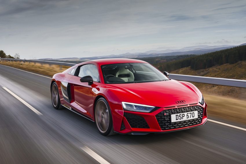 2022 Audi R8 Coupé V10 Performance RWD - UK version - Front Three-Quarter Wallpaper 850x566 #31