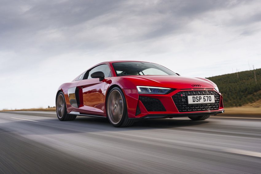 2022 Audi R8 Coupé V10 Performance RWD - UK version - Front Three-Quarter Wallpaper 850x567 #21