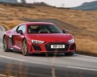 2022 Audi R8 Coupé V10 Performance RWD - UK version - Front Three-Quarter Wallpaper 190x150