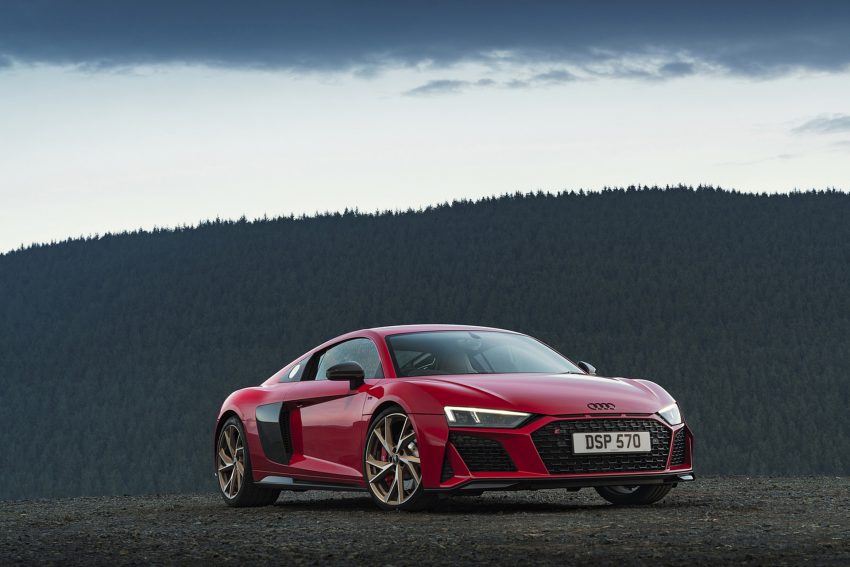 2022 Audi R8 Coupé V10 Performance RWD - UK version - Front Three-Quarter Wallpaper 850x567 #46