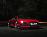 2022 Audi R8 Coupé V10 Performance RWD - UK version - Front Three-Quarter Wallpaper 190x150