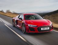 2022 Audi R8 Coupé V10 Performance RWD - UK version - Front Three-Quarter Wallpaper 190x150