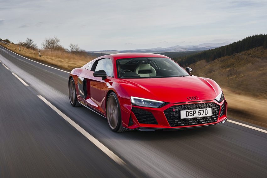 2022 Audi R8 Coupé V10 Performance RWD - UK version - Front Three-Quarter Wallpaper 850x567 #32