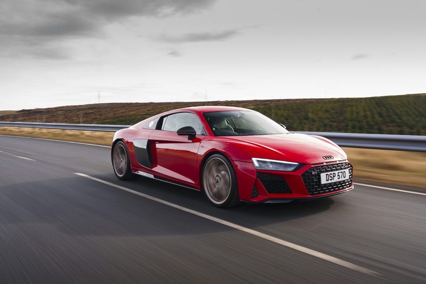 2022 Audi R8 Coupé V10 Performance RWD - UK version - Front Three-Quarter Wallpaper 850x567 #22