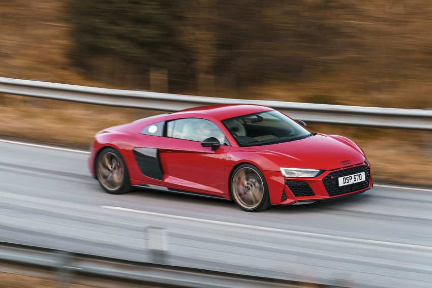 2022 Audi R8 Coupé V10 Performance RWD - UK version - Front Three-Quarter Wallpaper 850x567 #4