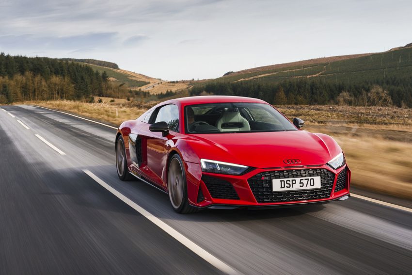 2022 Audi R8 Coupé V10 Performance RWD - UK version - Front Three-Quarter Wallpaper 850x567 #33