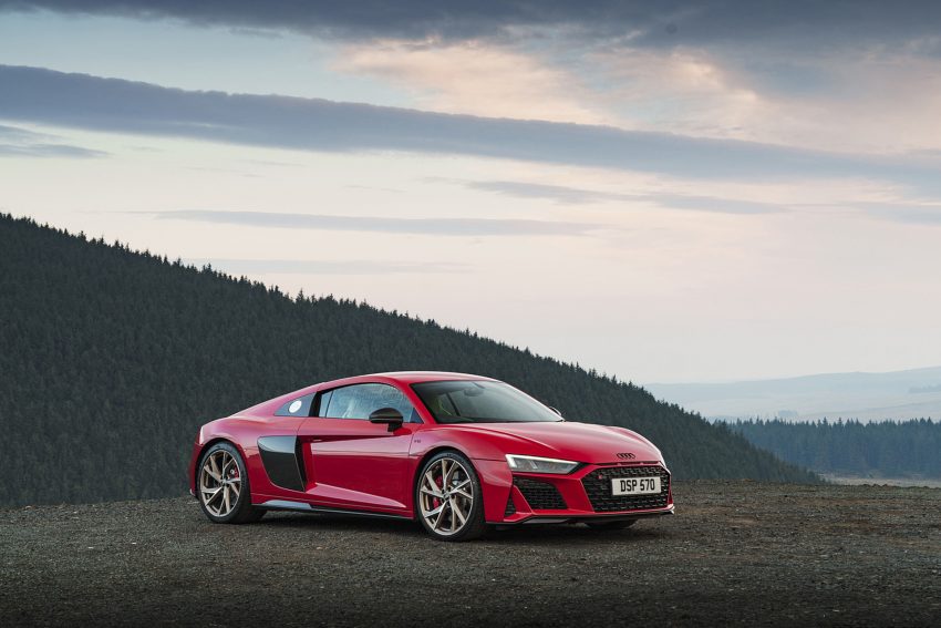 2022 Audi R8 Coupé V10 Performance RWD - UK version - Front Three-Quarter Wallpaper 850x567 #48