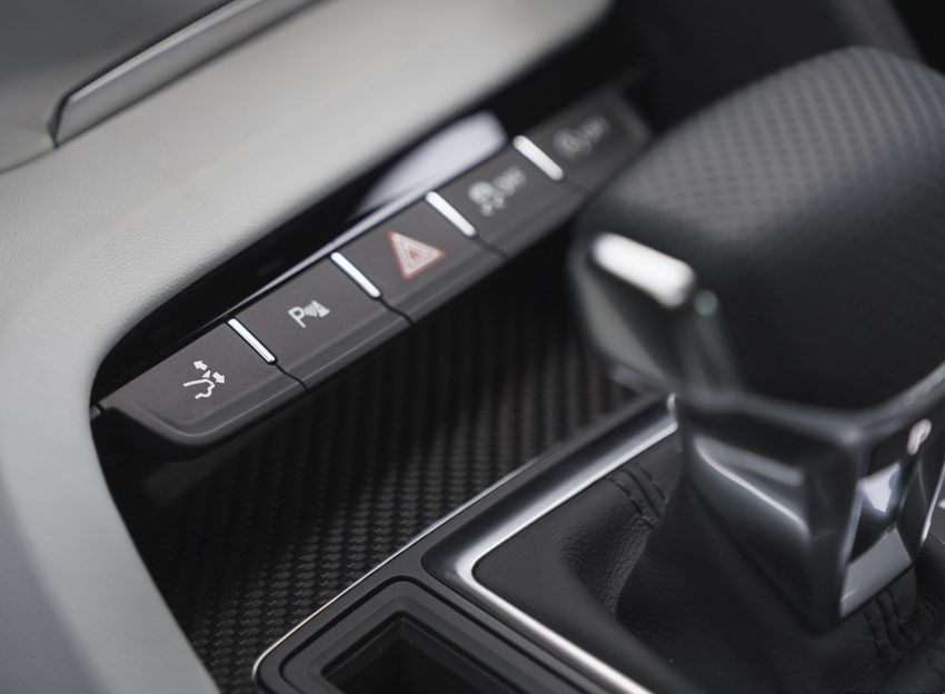 2022 Audi R8 Coupé V10 Performance RWD - UK version - Interior, Detail Wallpaper 850x624 #104