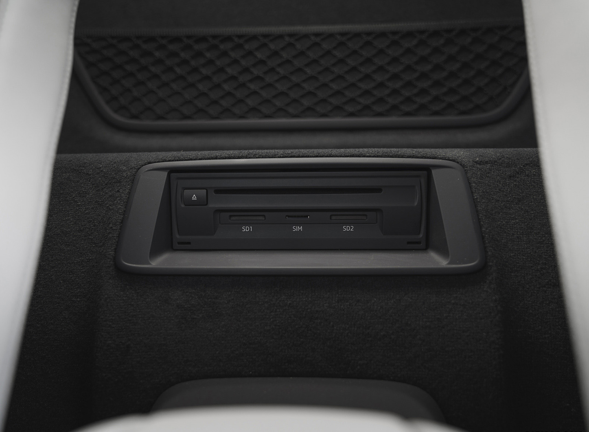 Download 2022 Audi R8 Coupé V10 Performance RWD - UK version - Interior, Detail HD Wallpaper 1920x1409 #130