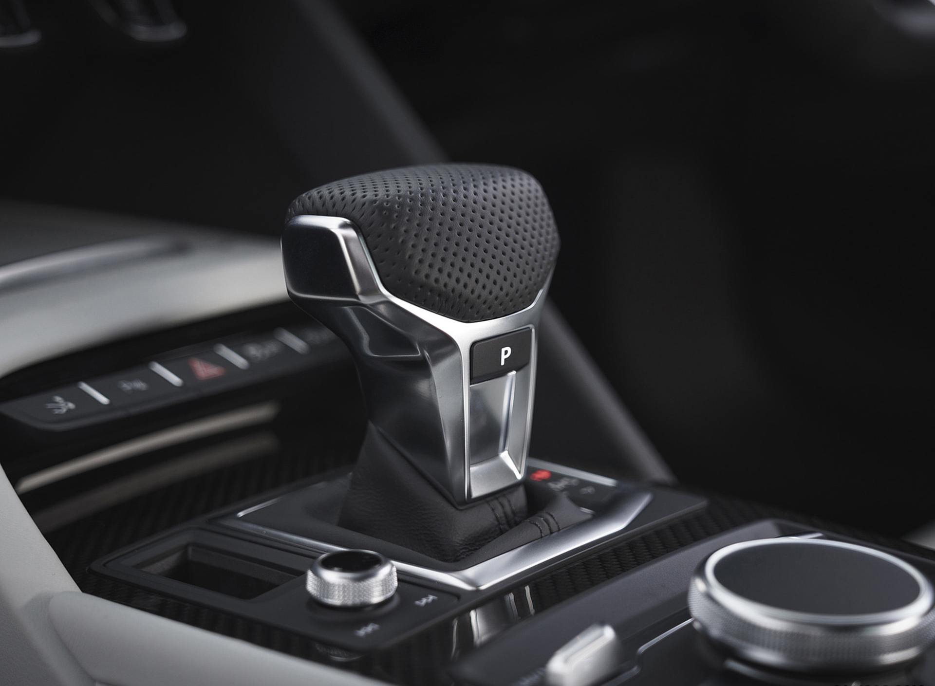 Download 2022 Audi R8 Coupé V10 Performance RWD - UK version - Interior, Detail HD Wallpaper 1920x1409 #107