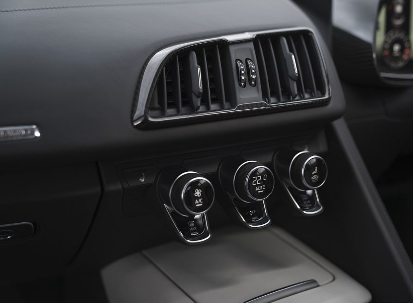 2022 Audi R8 Coupé V10 Performance RWD - UK version - Interior, Detail Wallpaper 850x624 #110