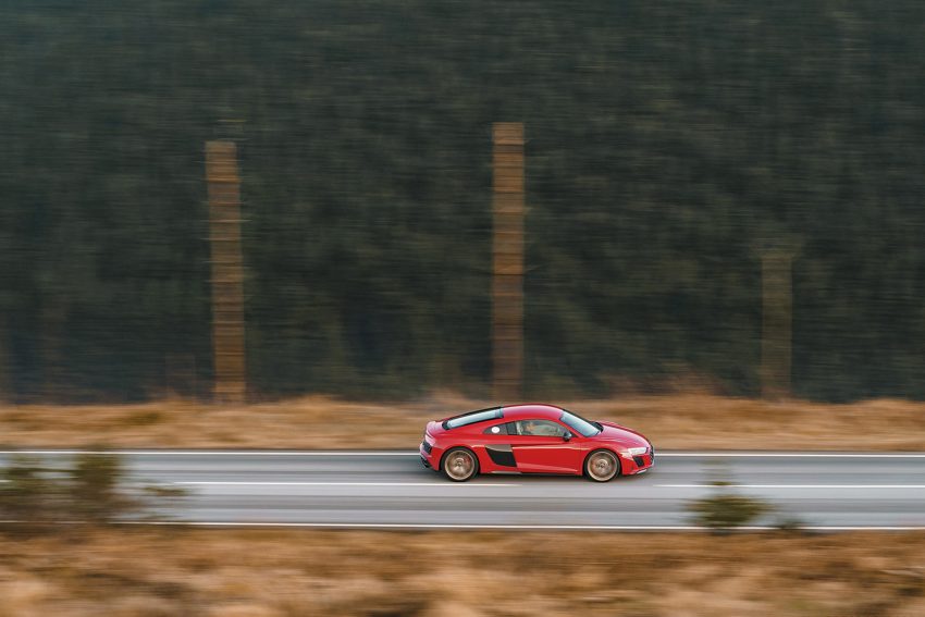 2022 Audi R8 Coupé V10 Performance RWD - UK version - Side Wallpaper 850x567 #41