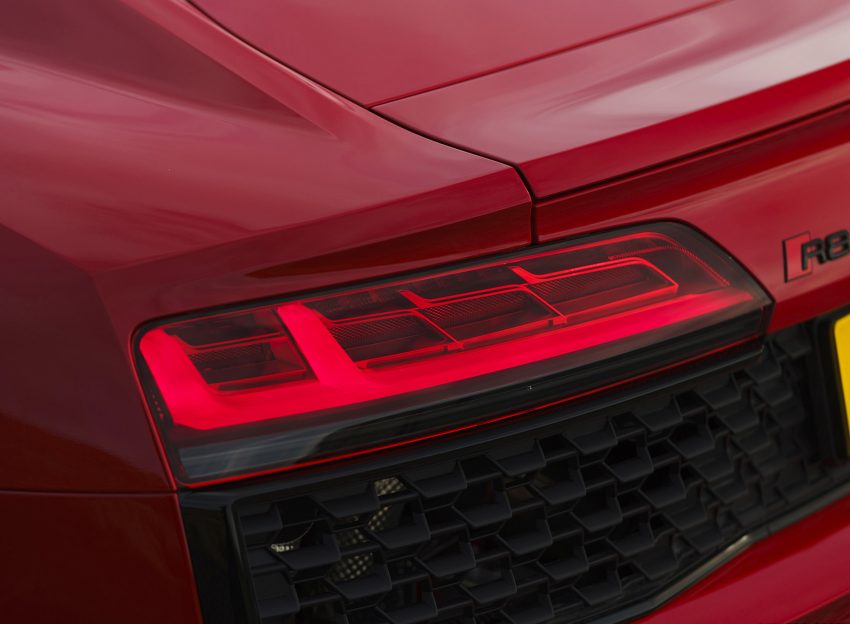 2022 Audi R8 Coupé V10 Performance RWD - UK version - Tail Light Wallpaper 850x624 #80