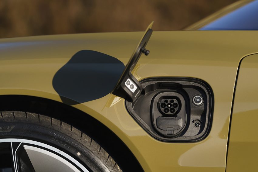 2022 Audi RS e-tron GT - UK version - Charging Port Wallpaper 850x566 #31