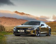 2022 Audi RS e-tron GT - UK version - Front Three-Quarter Wallpaper 190x150