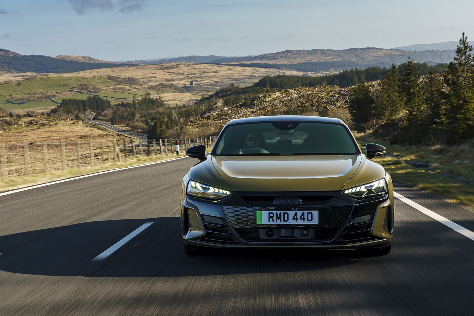 Download 2022 Audi RS e-tron GT - UK version - Front HD Wallpaper 1920x1280 #3