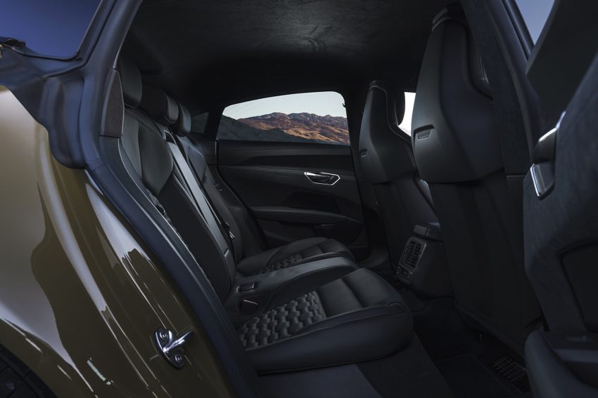 2022 Audi RS e-tron GT - UK version - Interior, Rear Seats Wallpaper 850x567 #47