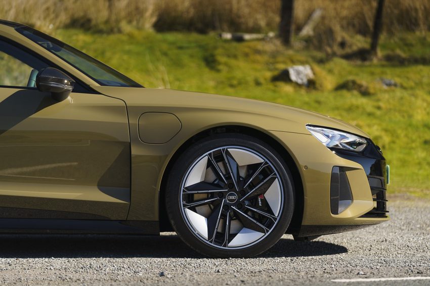 2022 Audi RS e-tron GT - UK version - Wheel Wallpaper 850x566 #24