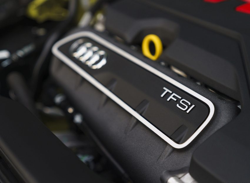 2022 Audi RS3 Saloon Launch Edition - UK version - Engine Wallpaper 850x624 #67