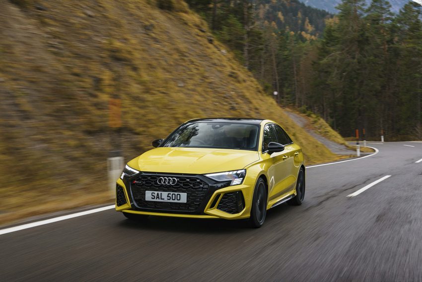 2022 Audi RS3 Saloon Launch Edition - UK version - Front Three-Quarter Wallpaper 850x567 #3