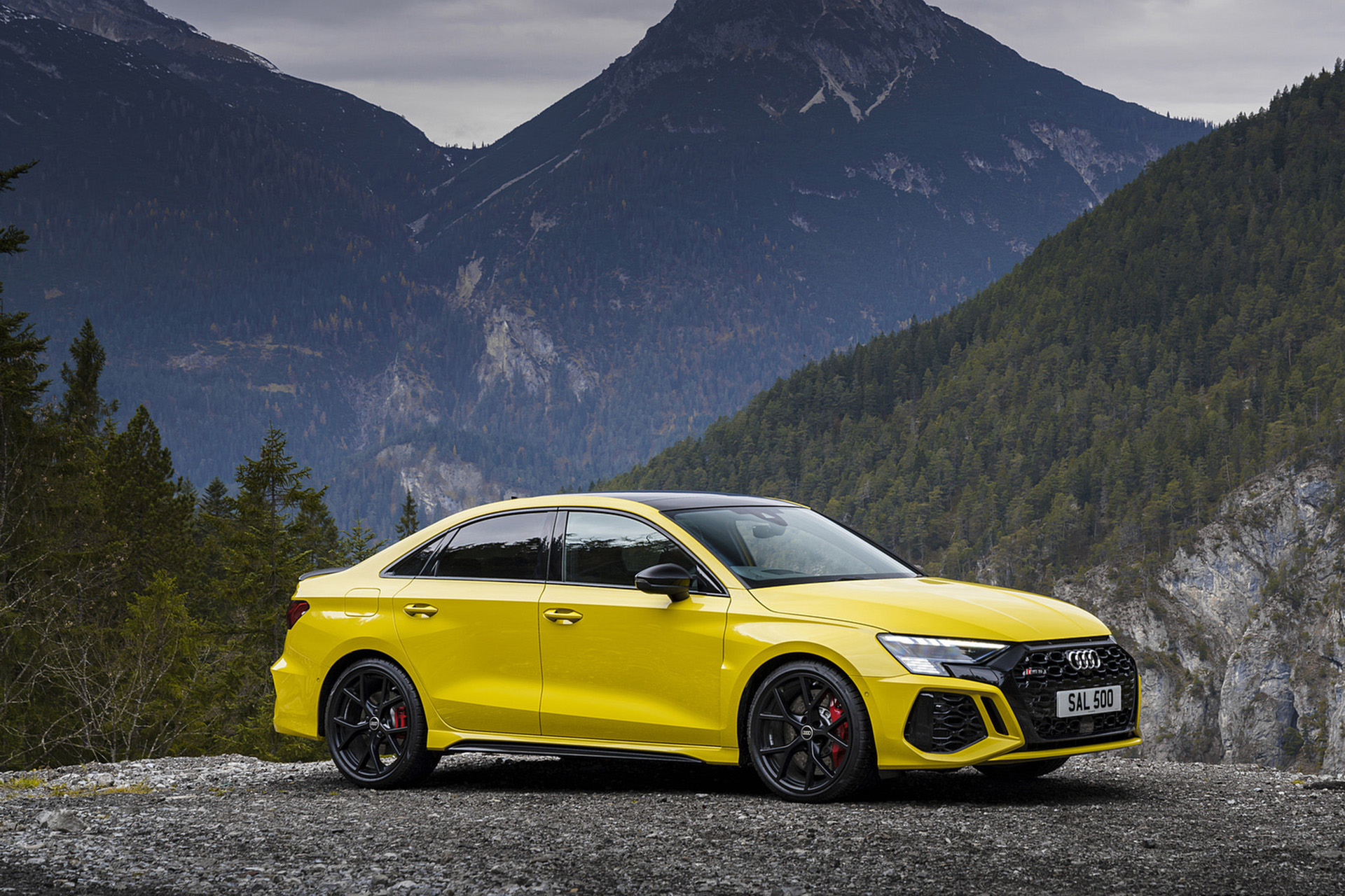 Download 2022 Audi RS3 Saloon Launch Edition - UK version - Front Three-Quarter HD Wallpaper 1920x1280 #44