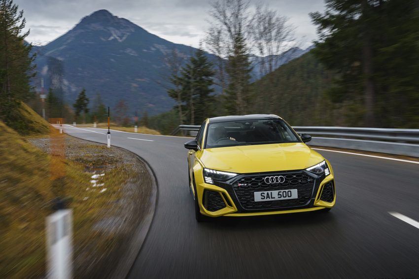 2022 Audi RS3 Saloon Launch Edition - UK version - Front Three-Quarter Wallpaper 850x567 #17