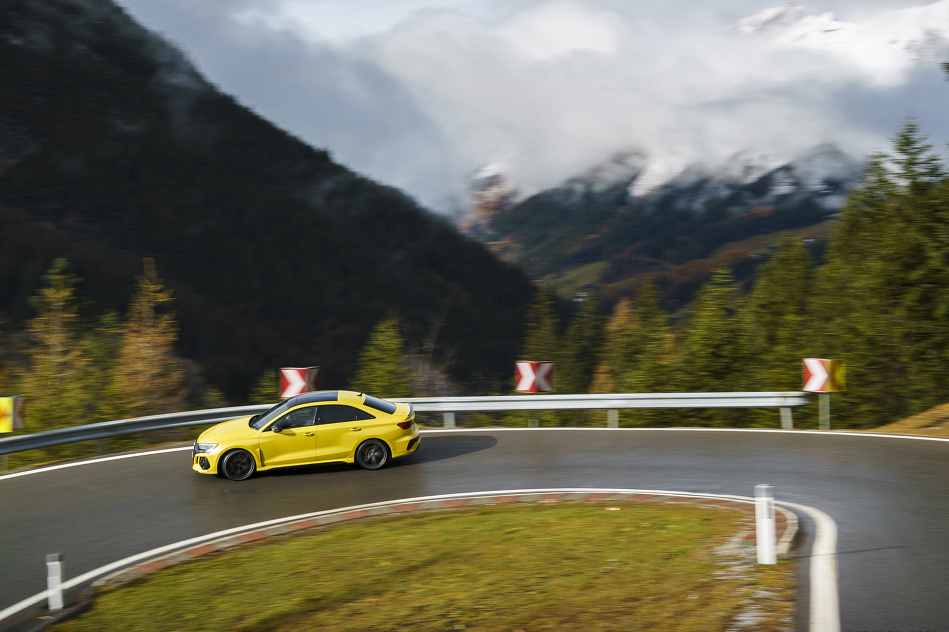 Download 2022 Audi RS3 Saloon Launch Edition - UK version - Side HD Wallpaper 1920x1280 #28