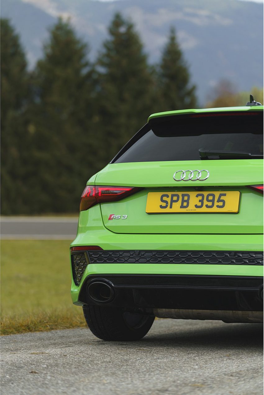 2022 Audi RS3 Sportback Launch Edition - UK version - Detail Phone Wallpaper 850x1270 #77