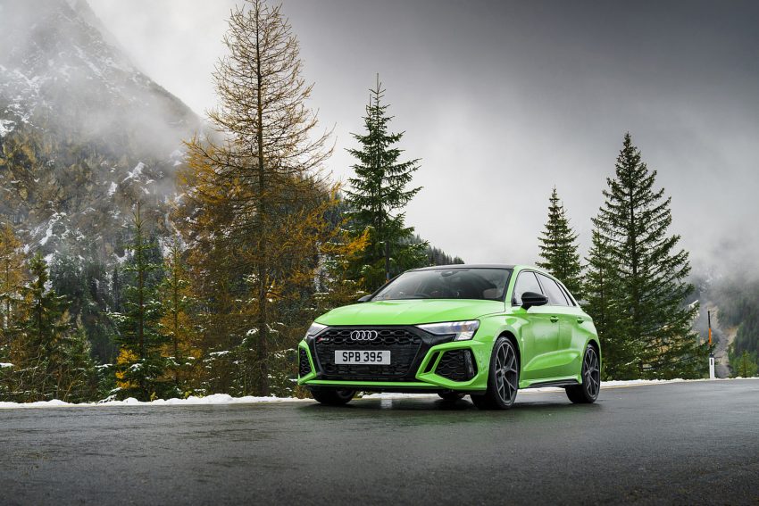 2022 Audi RS3 Sportback Launch Edition - UK version - Front Three-Quarter Wallpaper 850x567 #37