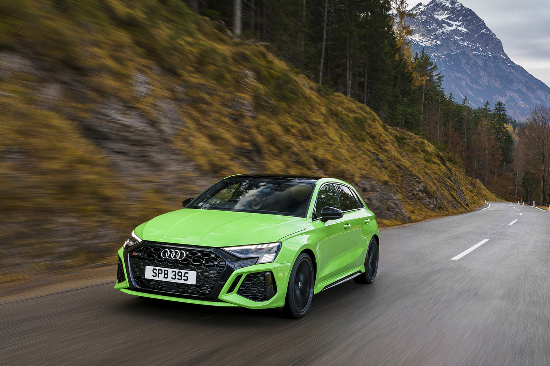 Download 2022 Audi RS3 Sportback Launch Edition - UK version - Front Three-Quarter HD Wallpaper 1920x1280 #25