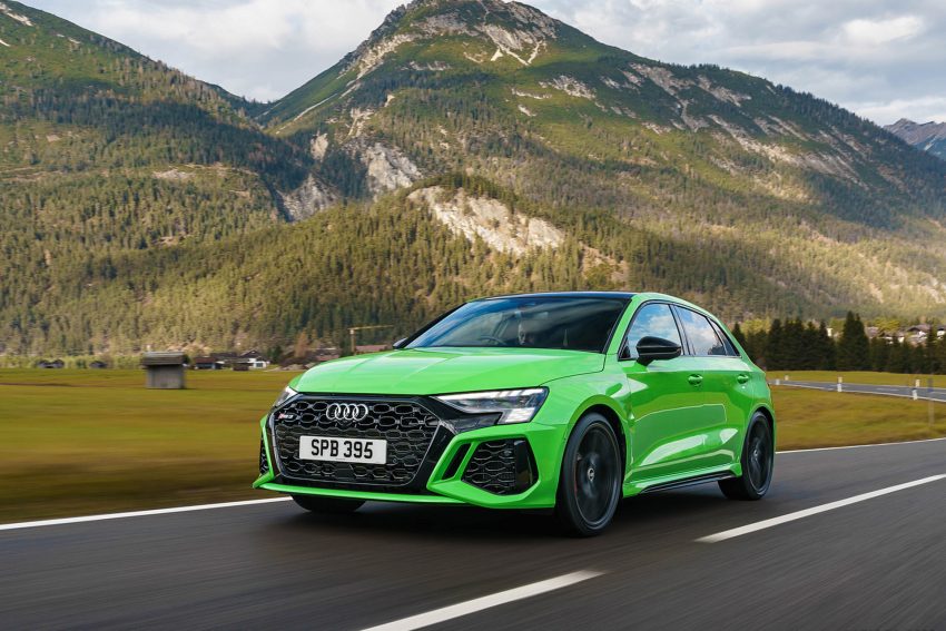 2022 Audi RS3 Sportback Launch Edition - UK version - Front Three-Quarter Wallpaper 850x567 #16