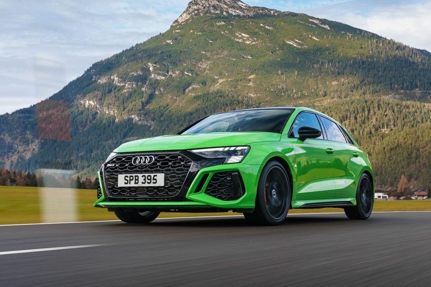 2022 Audi RS3 Sportback Launch Edition - UK version - Front Three-Quarter Wallpaper 850x567 #26