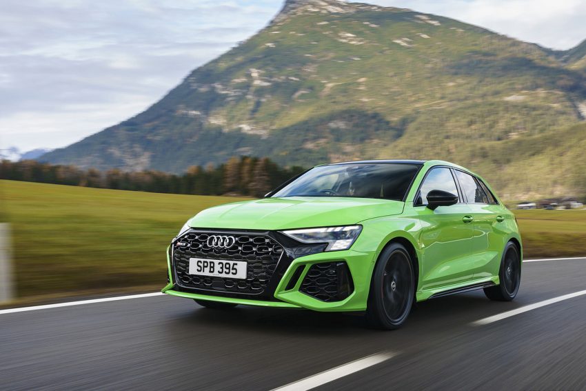 2022 Audi RS3 Sportback Launch Edition - UK version - Front Three-Quarter Wallpaper 850x567 #17