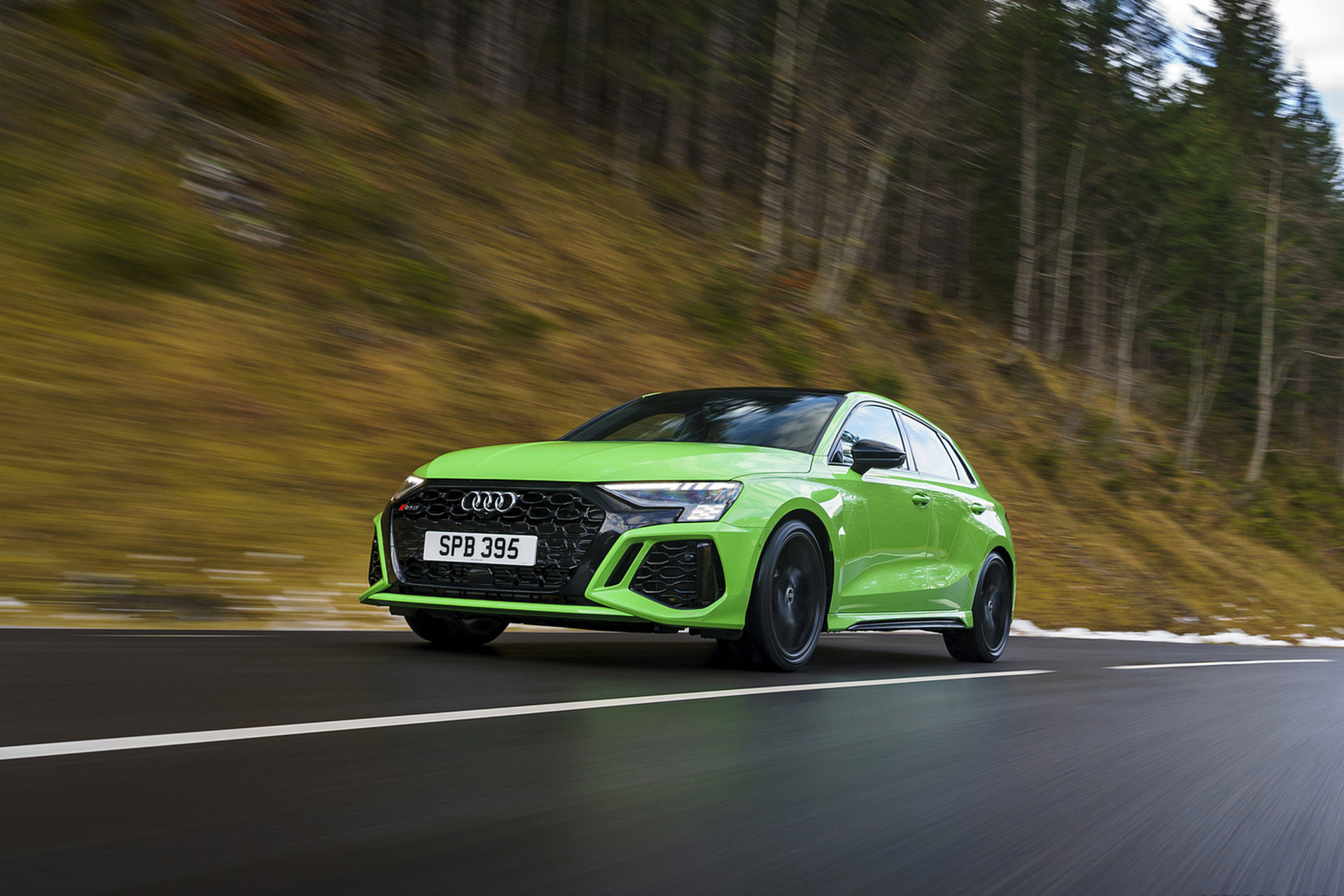 Download 2022 Audi RS3 Sportback Launch Edition - UK version - Front Three-Quarter HD Wallpaper 1920x1280 #8