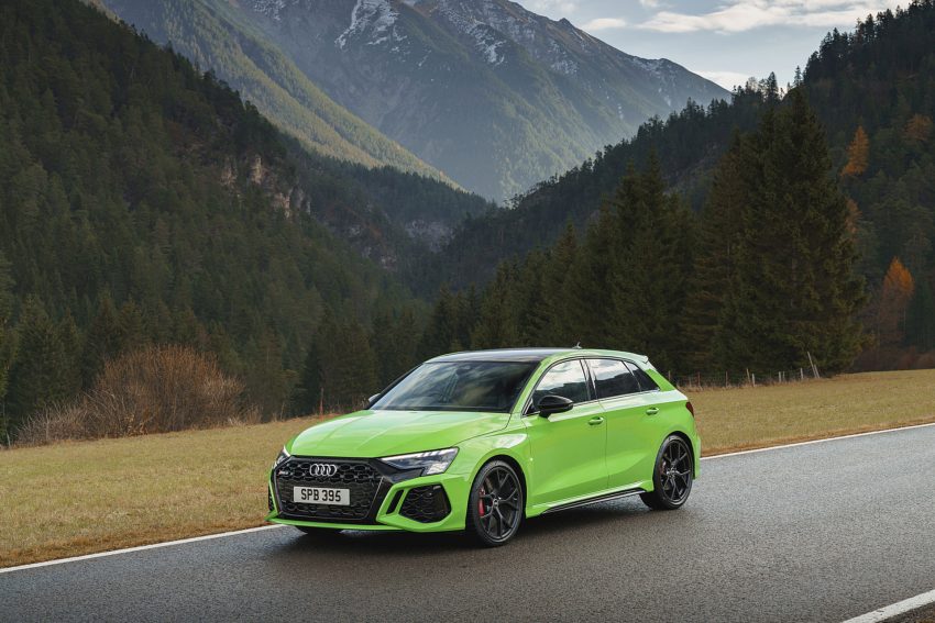 2022 Audi RS3 Sportback Launch Edition - UK version - Front Three-Quarter Wallpaper 850x567 #46