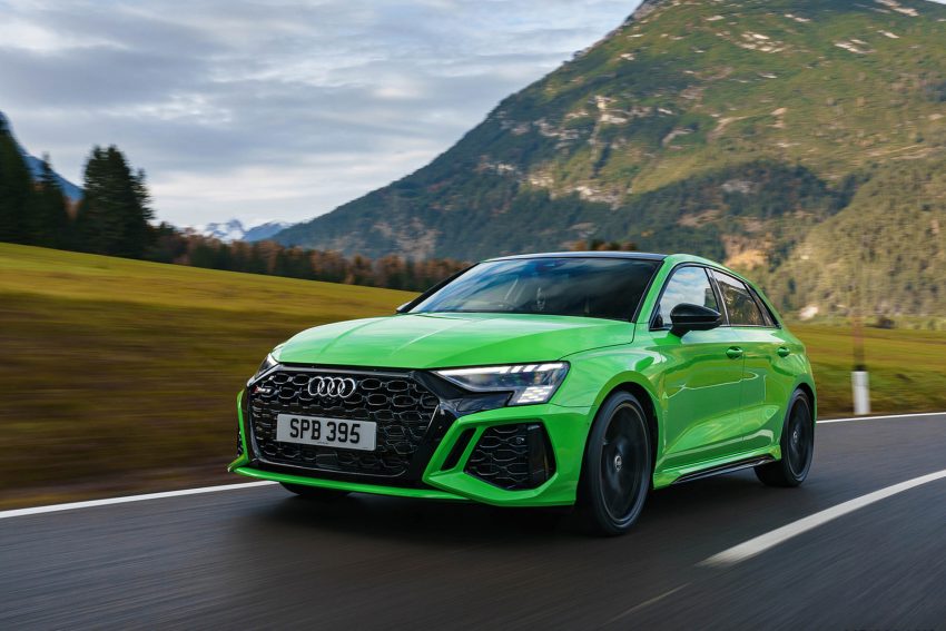 2022 Audi RS3 Sportback Launch Edition - UK version - Front Three-Quarter Wallpaper 850x567 #18