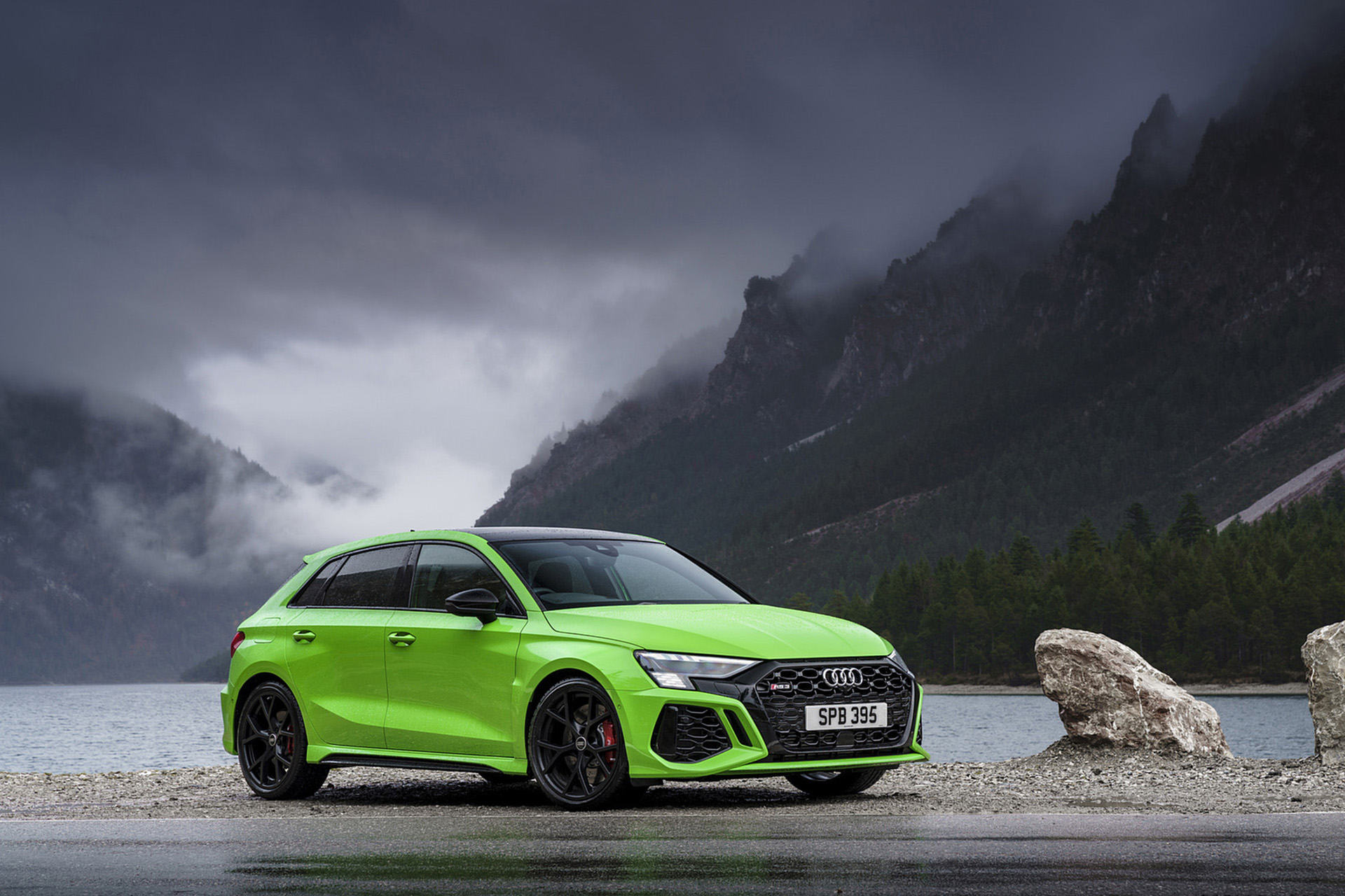 Download 2022 Audi RS3 Sportback Launch Edition - UK version - Front Three-Quarter HD Wallpaper 1920x1280 #57