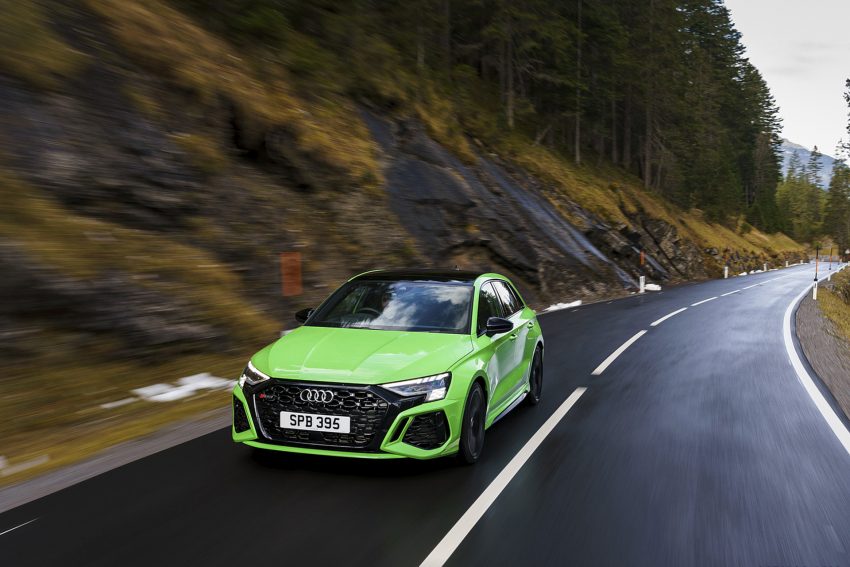 2022 Audi RS3 Sportback Launch Edition - UK version - Front Wallpaper 850x567 #11