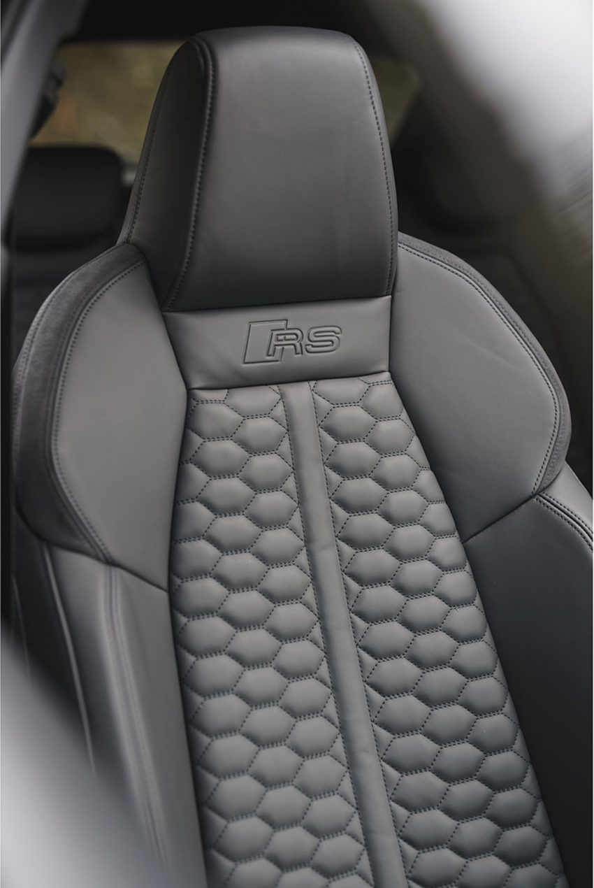 2022 Audi RS3 Sportback Launch Edition - UK version - Interior, Front Seats Phone Wallpaper 850x1270 #110
