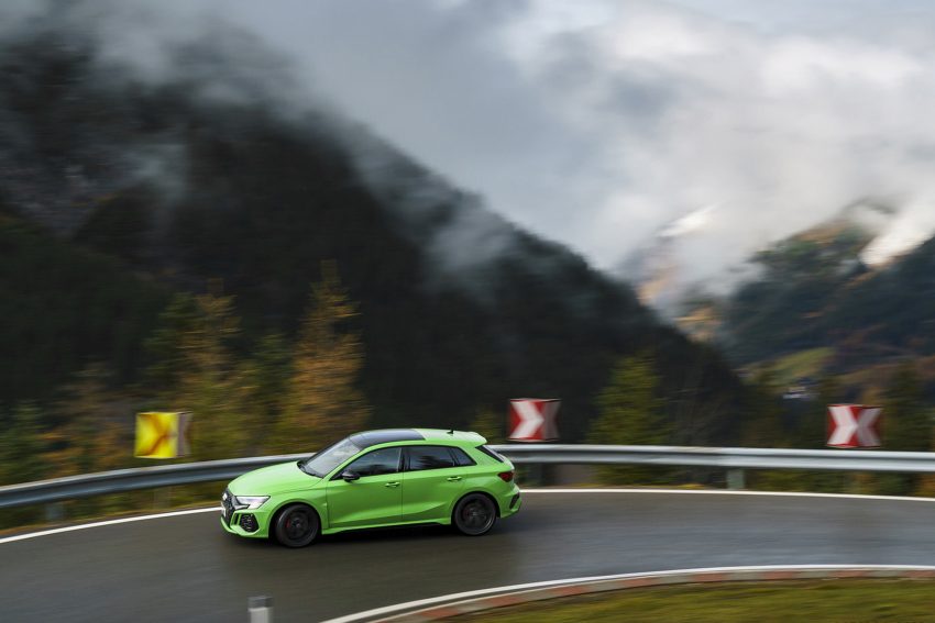 2022 Audi RS3 Sportback Launch Edition - UK version - Side Wallpaper 850x567 #33