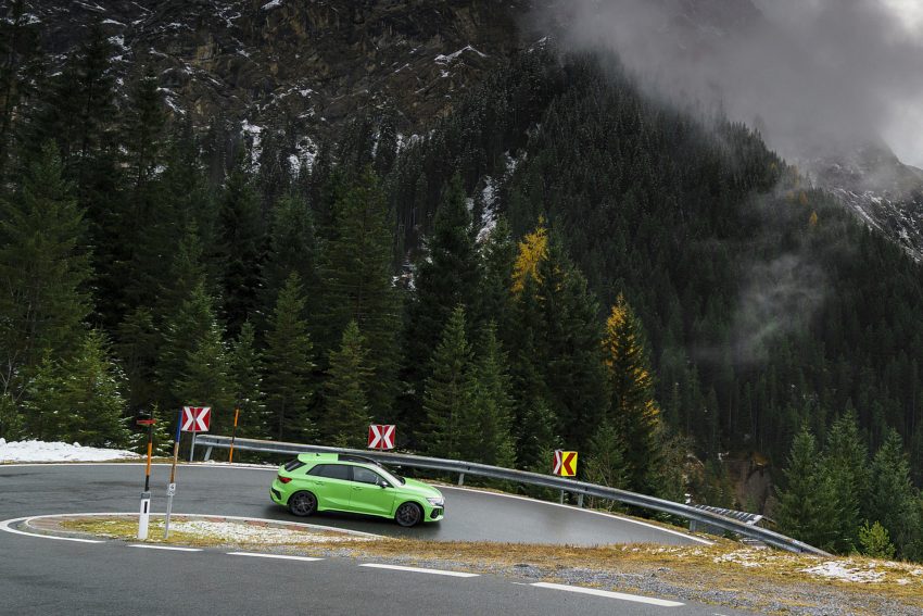 2022 Audi RS3 Sportback Launch Edition - UK version - Side Wallpaper 850x567 #34