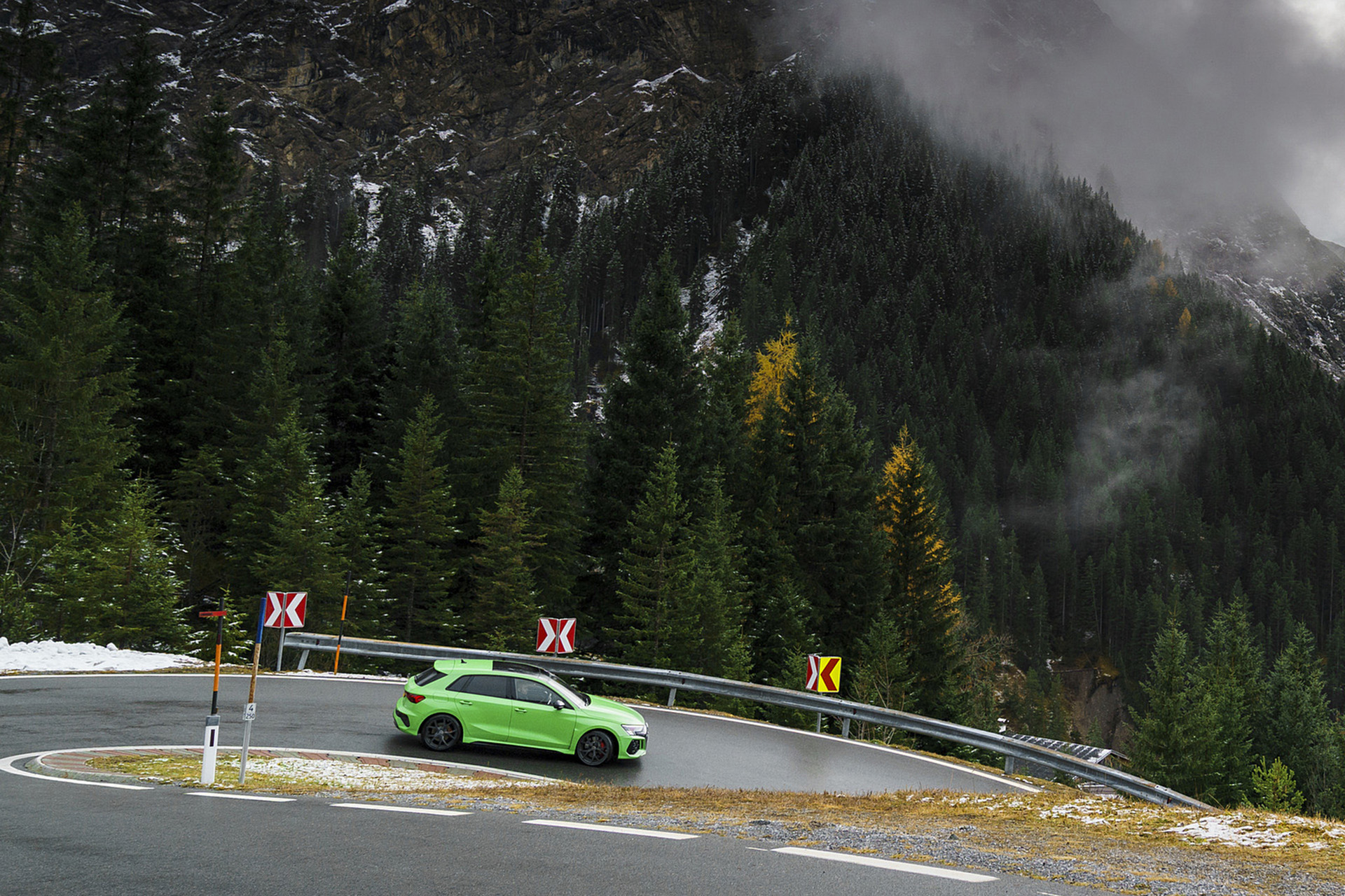 Download 2022 Audi RS3 Sportback Launch Edition - UK version - Side HD Wallpaper 1920x1280 #34